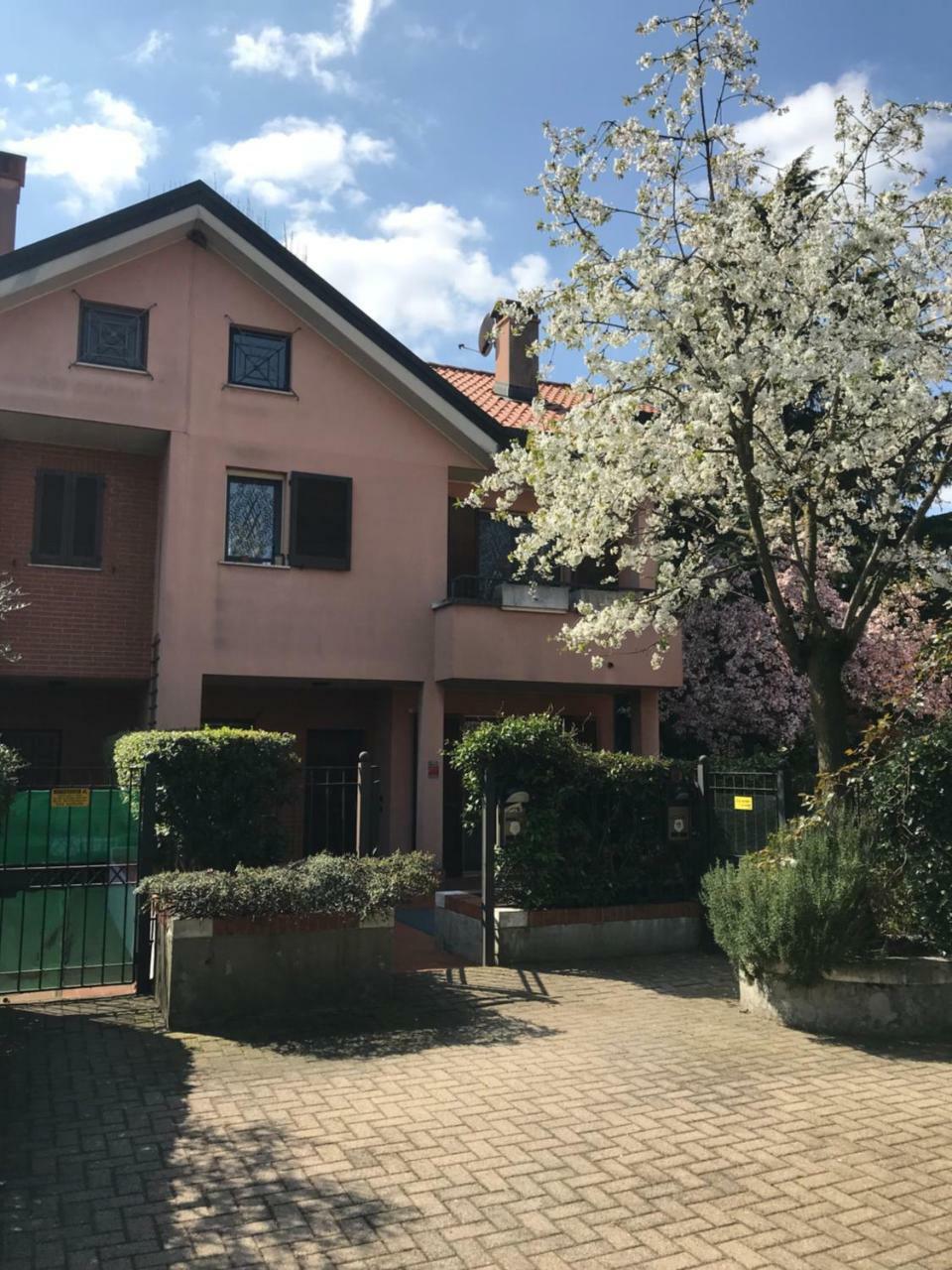 B&B Borgo Dei Fiori Rozzano Exterior photo